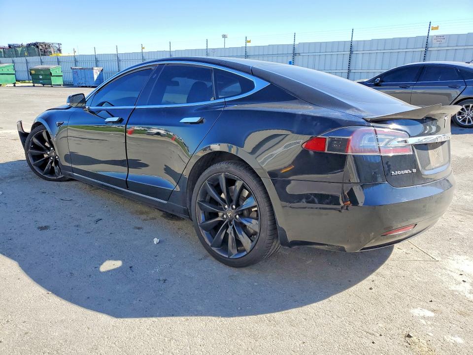 79717885 :رقم المزاد ، 5YJSA1E21HF199580 vin ، 2017 Tesla Model S مزاد بيع