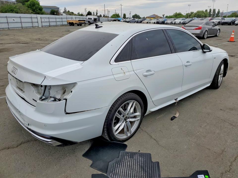 Продаж на аукціоні авто 2022 Audi A4, vin: WAUEAAF46NN014107, номер лоту: 47059846