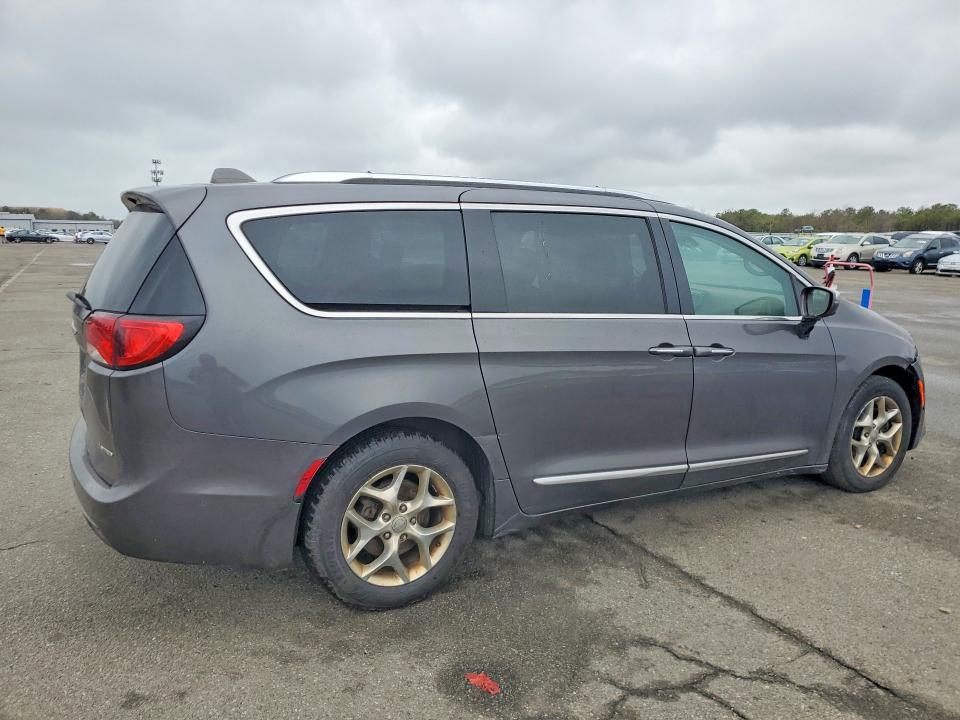 Продажа на аукционе авто 2017 Chrysler Pacifica, vin: 2C4RC1GG6HR614530, номер лота: 46950306