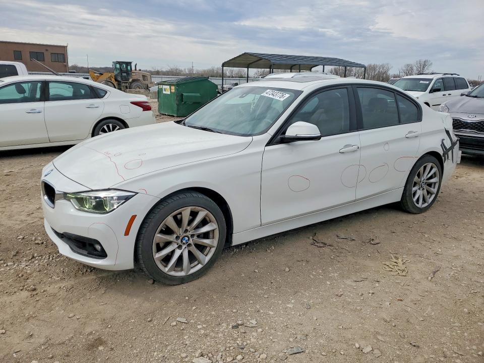 47343776 :رقم المزاد ، WBA8A3C50JA505439 vin ، 2018 Bmw 320 مزاد بيع