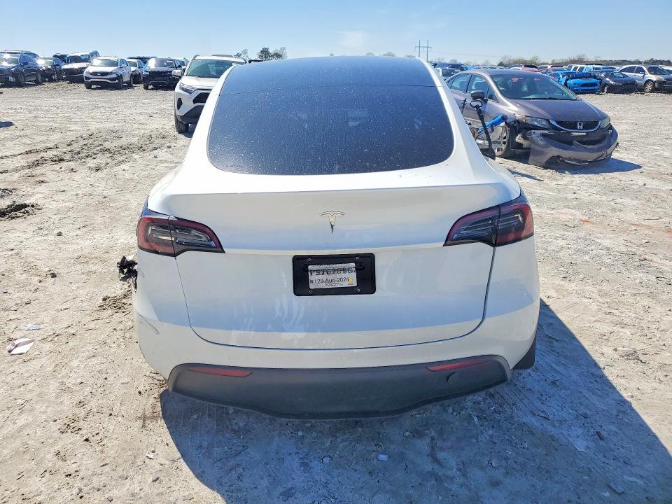Продажа на аукционе авто 2024 Tesla Model Y, vin: 7SAYGDED8RA307397, номер лота: 46517256