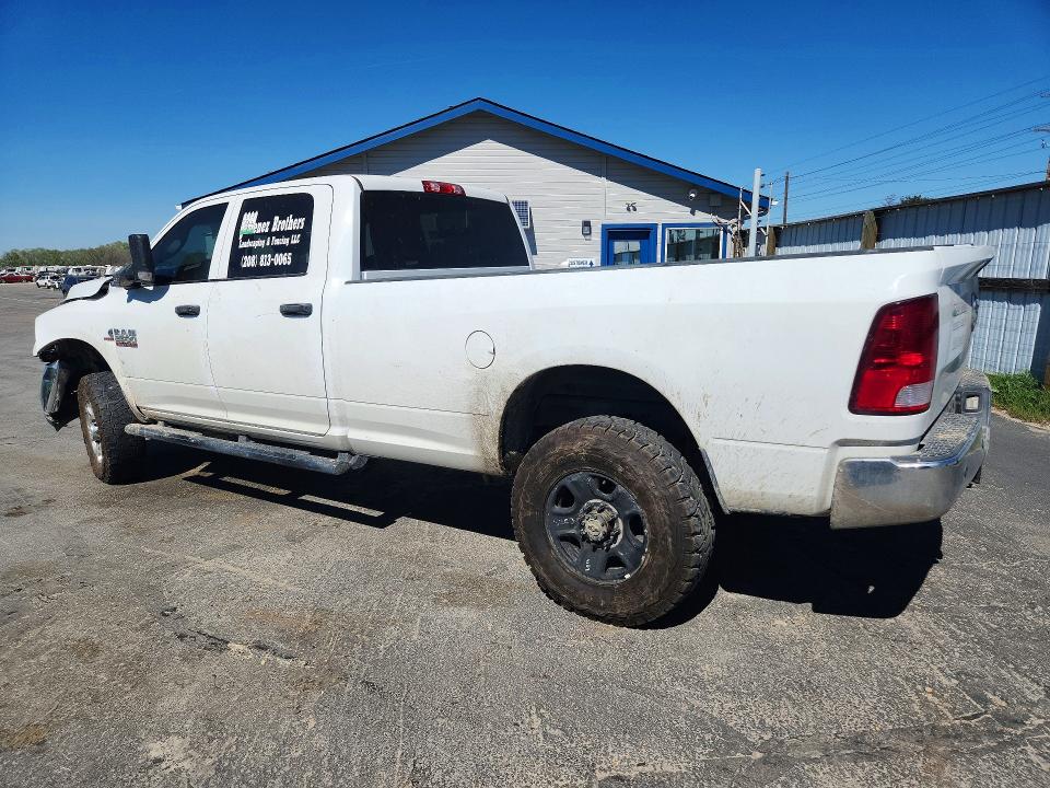 47469876 :رقم المزاد ، 3C6UR5HLXHG663173 vin ، 2017 Ram 2500 مزاد بيع