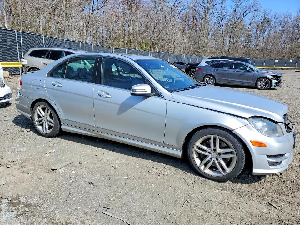 Продажа на аукционе авто 2014 Mercedes-benz C, vin: WDDGF8AB8ER324849, номер лота: 46997286
