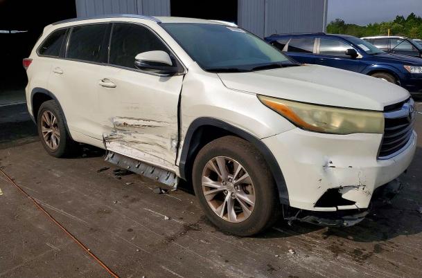 79609945 :رقم المزاد ، 5TDKKRFH5FS073942 vin ، 2015 Toyota Highlander مزاد بيع