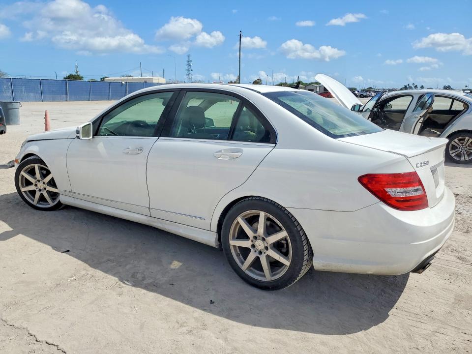 Продаж на аукціоні авто 2014 Mercedes-benz C, vin: WDDGF4HB7EA963561, номер лоту: 46090106