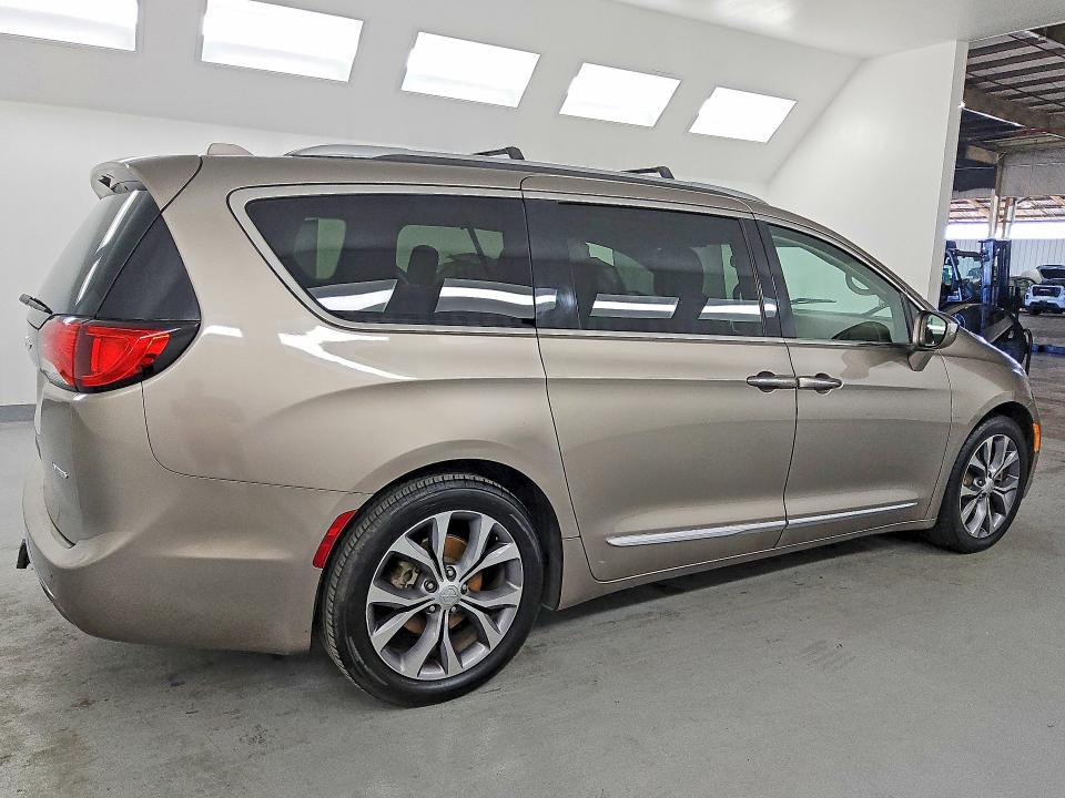 Продаж на аукціоні авто 2018 Chrysler Pacifica, vin: 2C4RC1GG5JR116406, номер лоту: 79306615