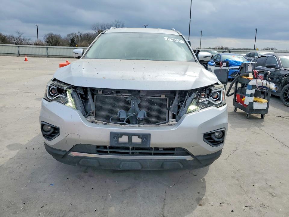 79708605 :رقم المزاد ، 5N1DR2MM8KC577386 vin ، 2019 Nissan Pathfinder مزاد بيع