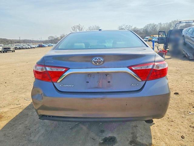 47289516 :رقم المزاد ، 4T1BF1FK5FU878056 vin ، 2015 Toyota Camry مزاد بيع