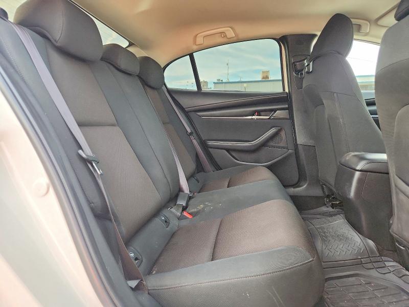 47128126 :رقم المزاد ، JM1BPAAL5N1507528 vin ، 2022 Mazda 3 مزاد بيع