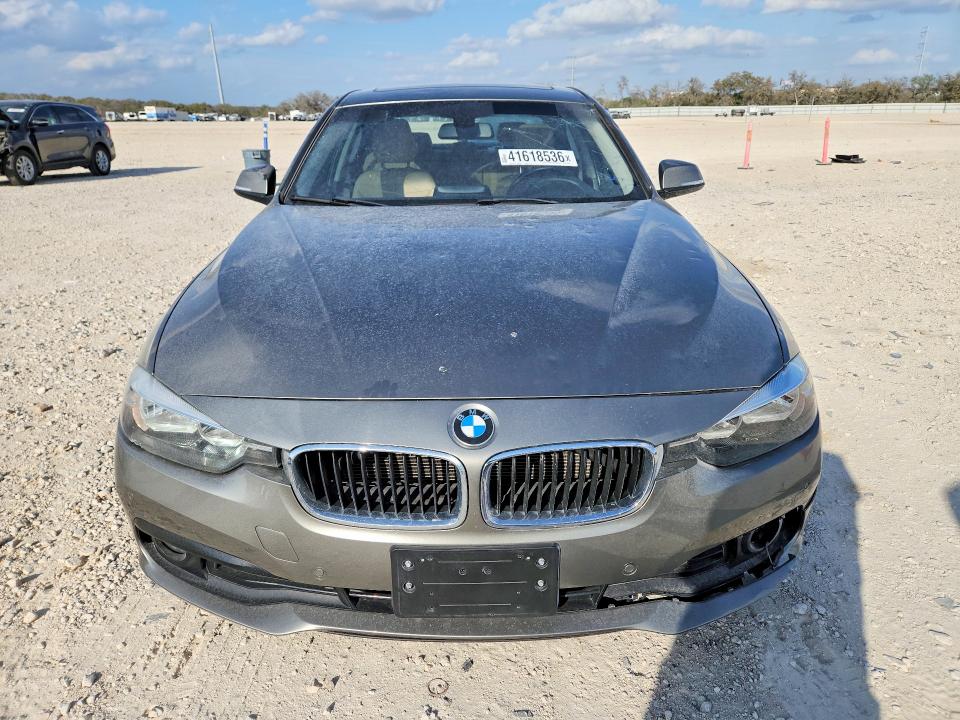 2017 Bmw 320 მანქანა იყიდება აუქციონზე, vin: WBA8E1G57HNU14917, აუქციონის ნომერი: 41618536