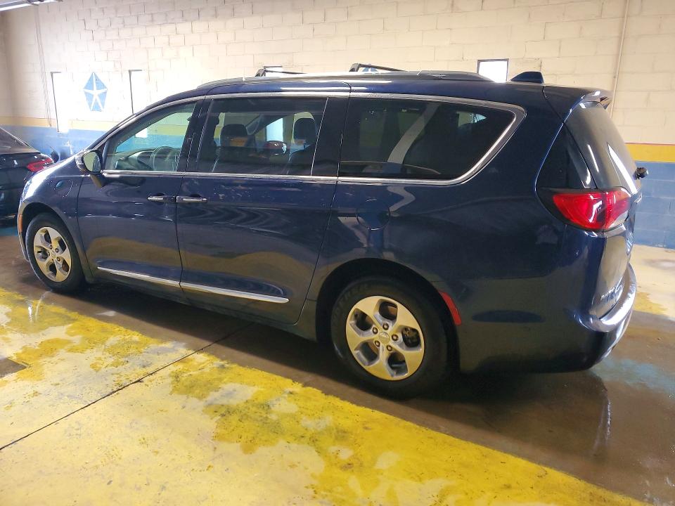 77240995 :رقم المزاد ، 2C4RC1N7XJR183733 vin ، 2018 Chrysler Pacifica مزاد بيع