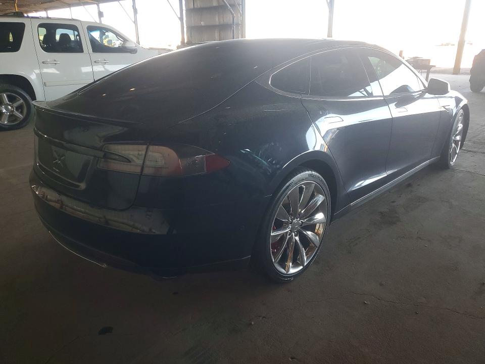 Продажа на аукционе авто 2015 Tesla Model S, vin: 5YJSA4H49FF084026, номер лота: 46340726