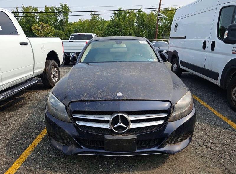 Продажа на аукционе авто 2017 Mercedes-benz C, vin: 55SWF4KBXHU216920, номер лота: 45596486