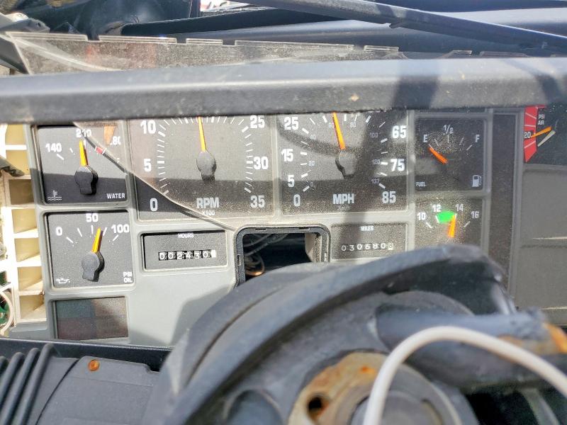 Продаж на аукціоні авто 1999 International 4900, vin: 1HTSDADR2XH602182, номер лоту: 46101016