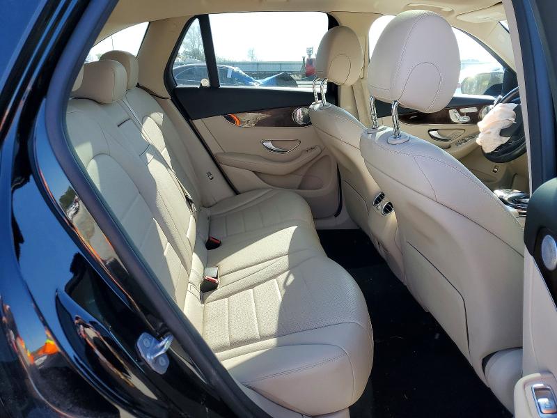 46104866 :رقم المزاد ، WDC0G4KB5HF235918 vin ، 2017 Mercedes-benz Glc مزاد بيع