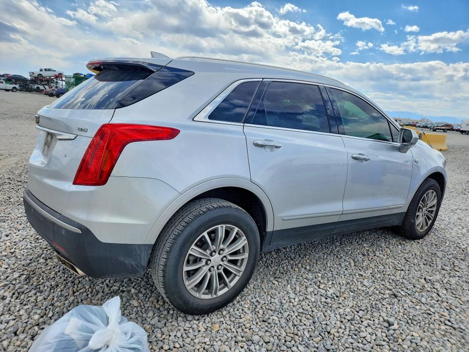 48104176 :رقم المزاد ، 1GYKNDRS1HZ304588 vin ، 2017 Cadillac Xt5 مزاد بيع