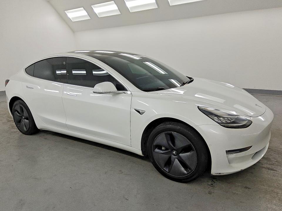 78690955 :رقم المزاد ، 5YJ3E1EA3KF328328 vin ، 2019 Tesla Model 3 مزاد بيع