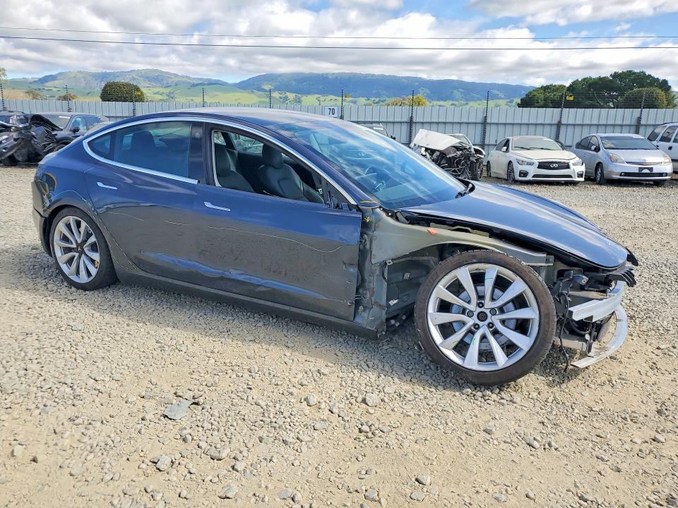 79821405 :رقم المزاد ، 5YJ3E1EB0LF638074 vin ، 2020 Tesla Model 3 مزاد بيع