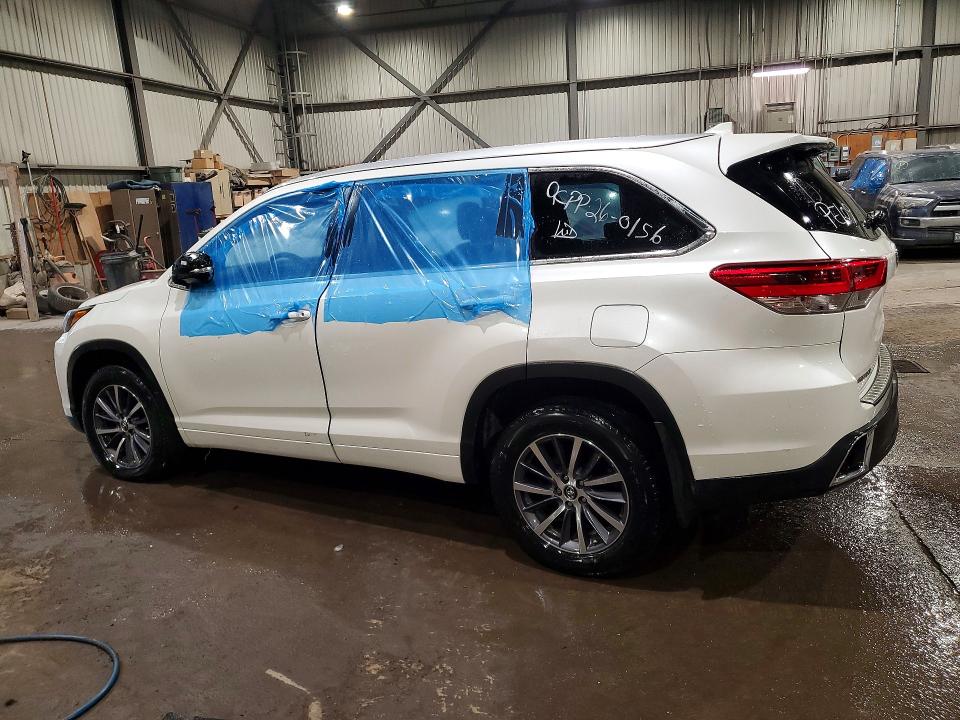 45521886 :رقم المزاد ، 5TDJZRFHXJS534066 vin ، 2018 Toyota Highlander مزاد بيع