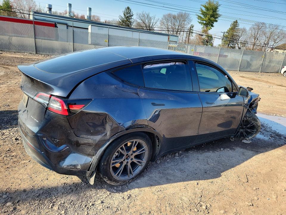2025 Tesla Model Y მანქანა იყიდება აუქციონზე, vin: 7SAYGAEE6SF296500, აუქციონის ნომერი: 47428436