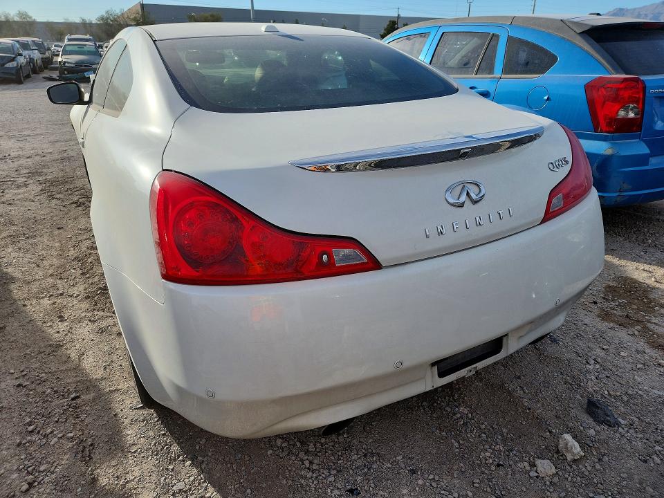 Продажа на аукционе авто 2015 Infiniti Q60 Journe, vin: 871820, номер лота: 76298055