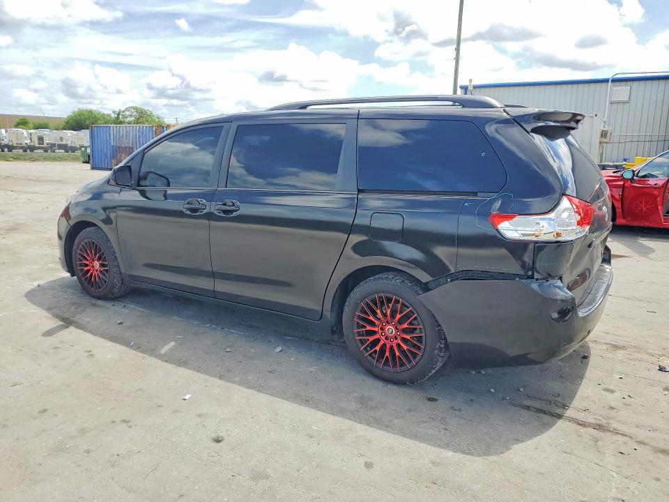 Продаж на аукціоні авто 2013 Toyota Sienna, vin: 5TDKK3DC1DS347655, номер лоту: 47580526