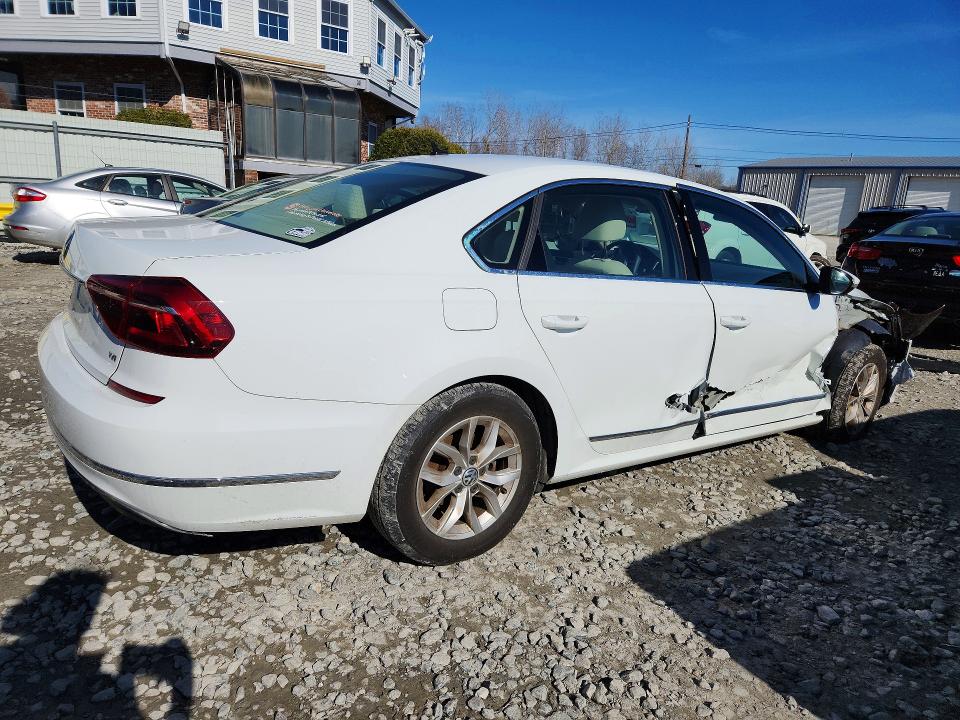 Продаж на аукціоні авто 2017 Volkswagen Passat, vin: 1VWAT7A37HC026325, номер лоту: 47201606
