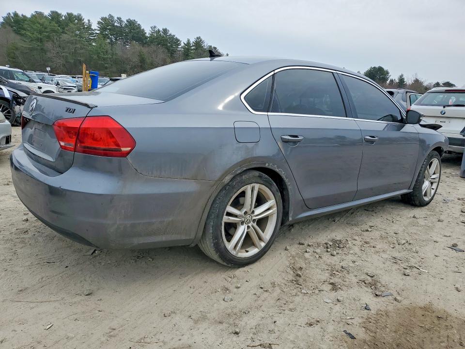 47625886 :رقم المزاد ، 1VWBV7A32FC093961 vin ، 2015 Volkswagen Passat مزاد بيع
