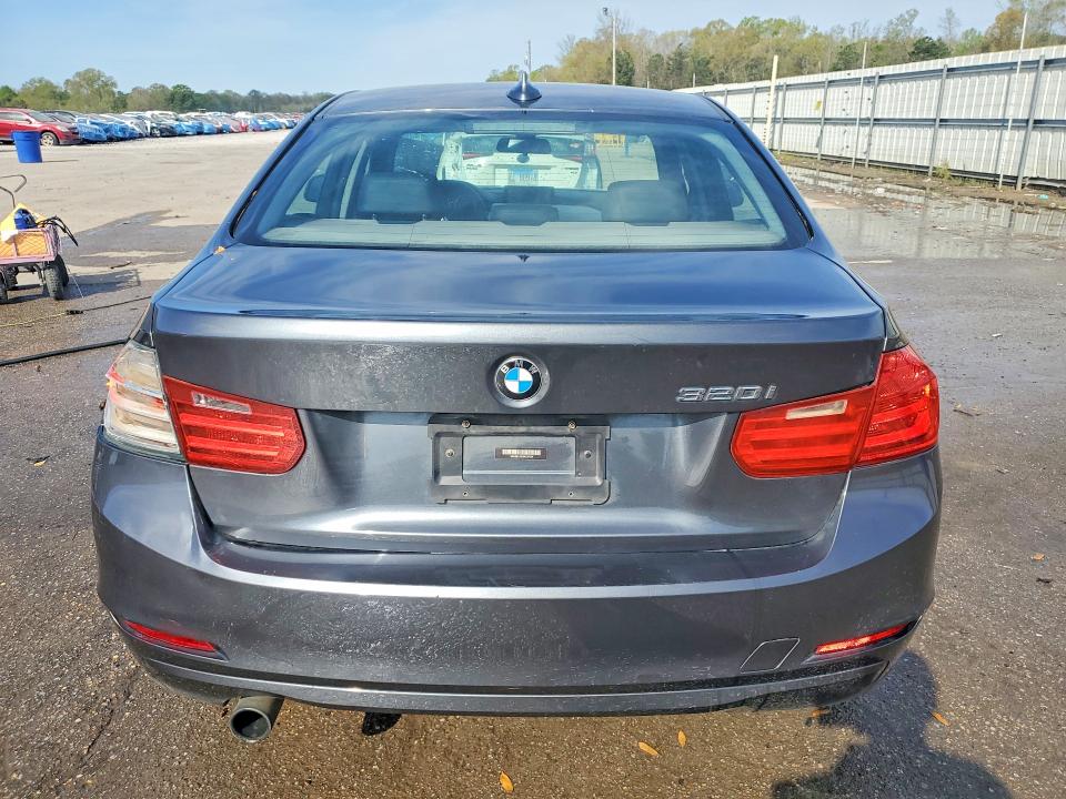2013 Bmw 320 მანქანა იყიდება აუქციონზე, vin: WBA3B1C50DK128704, აუქციონის ნომერი: 47248666
