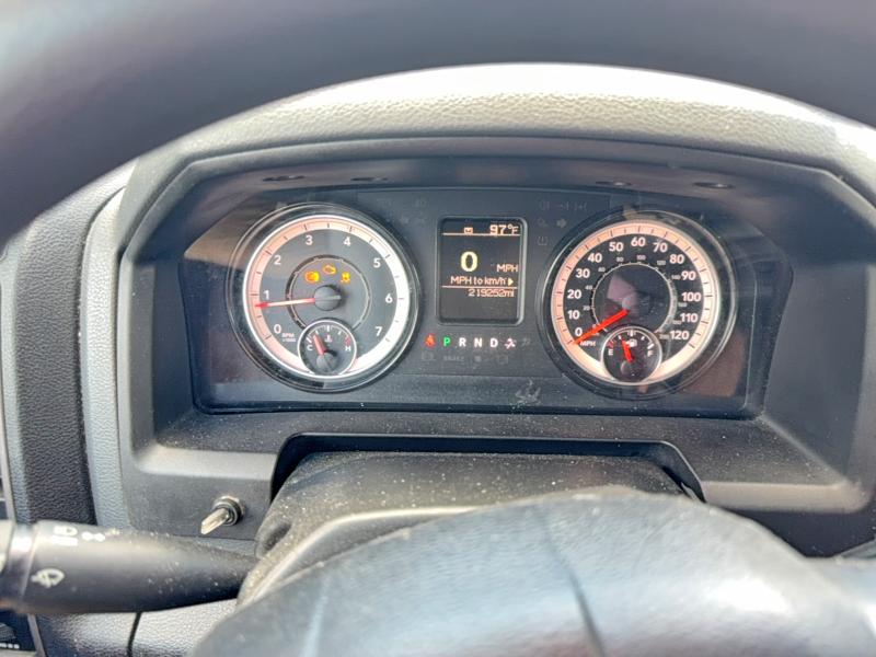 41747526 :رقم المزاد ، 3C6UR4CJ4JG215145 vin ، 2018 Ram 2500 مزاد بيع