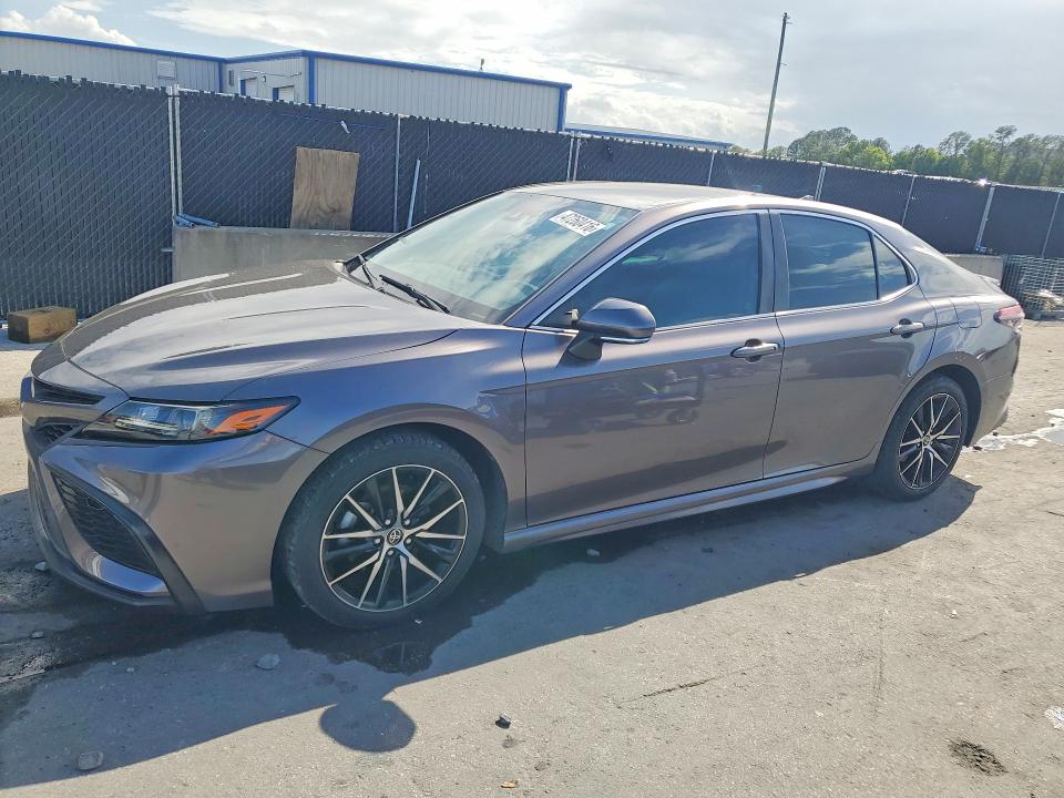47260416 :رقم المزاد ، 4T1G11AK9NU646893 vin ، 2022 Toyota Camry مزاد بيع