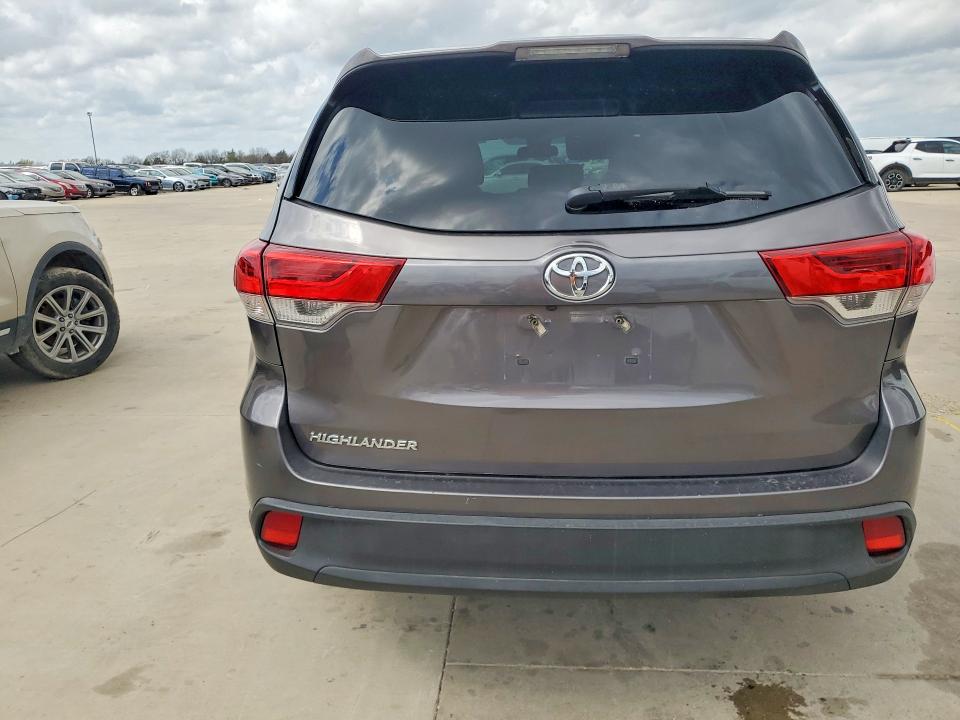 2019 Toyota Highlander მანქანა იყიდება აუქციონზე, vin: 5TDZZRFH2KS298517, აუქციონის ნომერი: 42045526