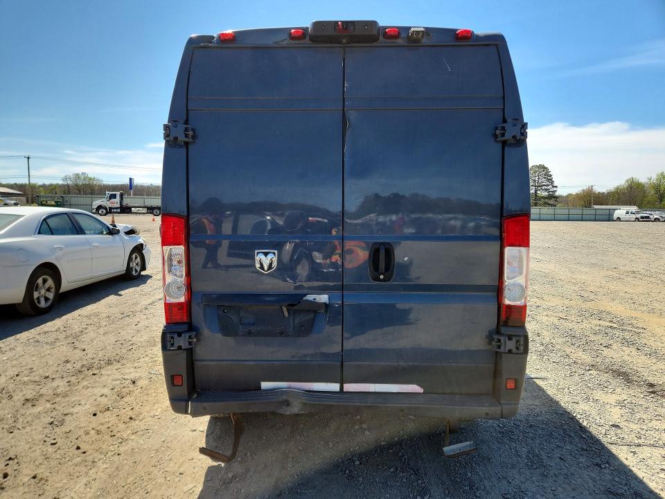 46883396 :رقم المزاد ، 3C6TRVDG2JE160999 vin ، 2018 Ram Promaster 2500 مزاد بيع