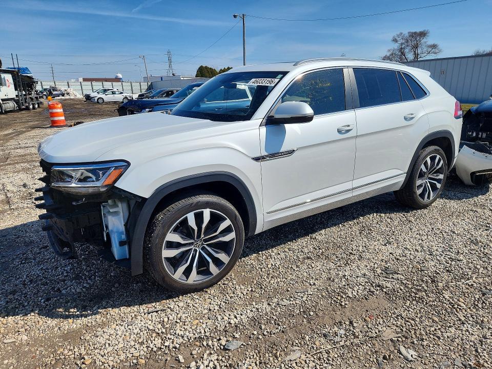 46033196 :رقم المزاد ، 1V2SE2CA7MC233578 vin ، 2021 Volkswagen Atlas Cross Sport مزاد بيع
