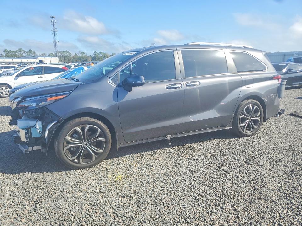 79828985 :رقم المزاد ، 5TDERKEC4SS284680 vin ، 2025 Toyota Sienna مزاد بيع