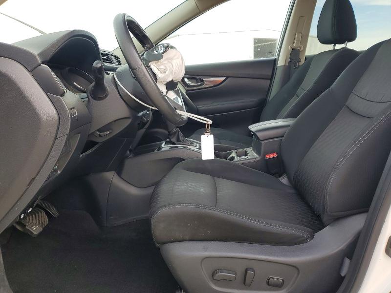47697546 :رقم المزاد ، KNMAT2MV5HP581379 vin ، 2017 Nissan Rogue مزاد بيع
