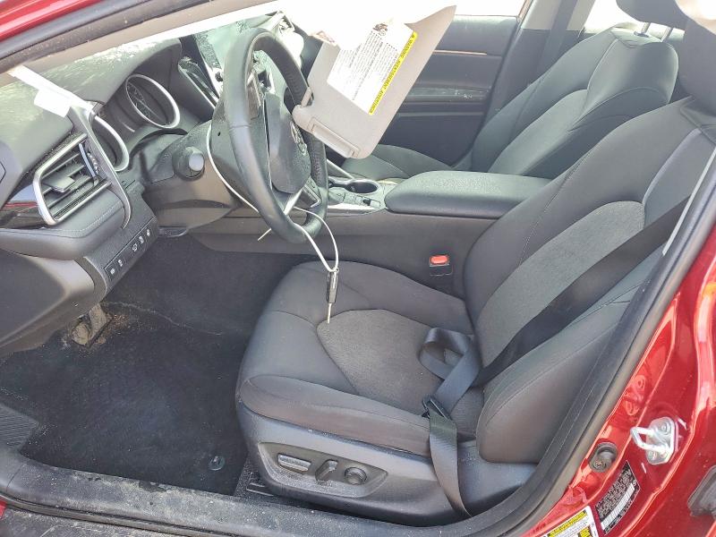 47728816 :رقم المزاد ، 4T1C11BK9NU067786 vin ، 2022 Toyota Camry مزاد بيع