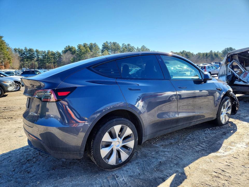 42049176 :رقم المزاد ، 7SAYGDEE0PF611137 vin ، 2023 Tesla Model Y مزاد بيع