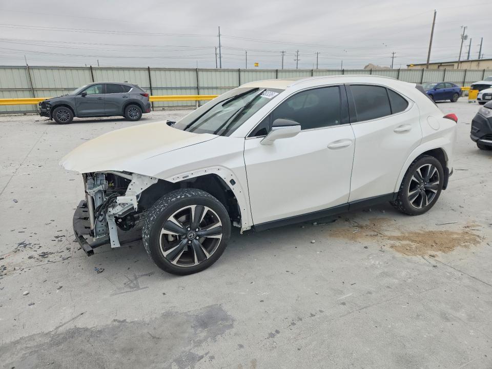 46728336 :رقم المزاد ، JTHP3JBH8N2050315 vin ، 2022 Lexus Ux 200 مزاد بيع