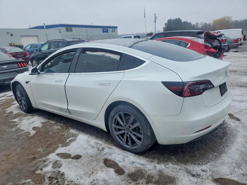 2022 Tesla Model 3 მანქანა იყიდება აუქციონზე, vin: 5YJ3E1EB8NF255356, აუქციონის ნომერი: 46530166