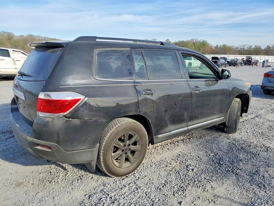 2013 Toyota Highlander მანქანა იყიდება აუქციონზე, vin: 5TDZK3EH2DS136957, აუქციონის ნომერი: 47086106
