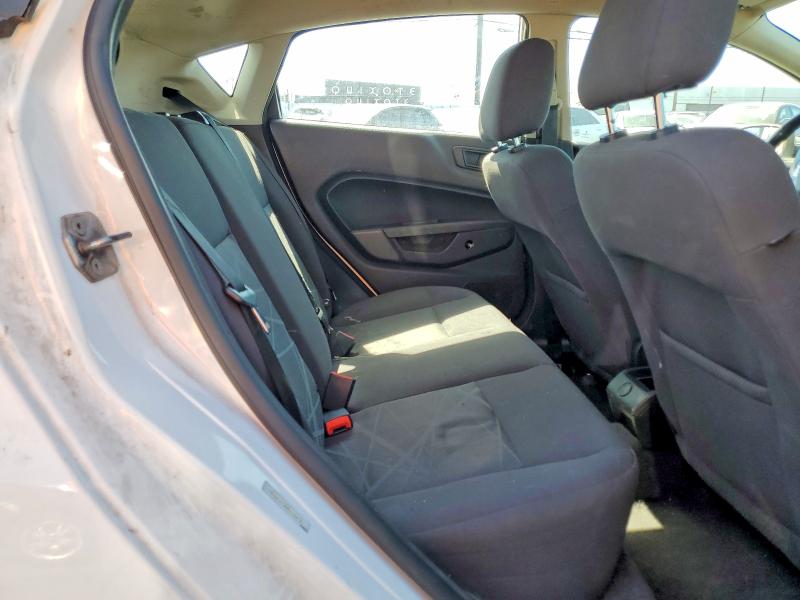 45497096 :رقم المزاد ، 3FADP4TJ8FM138745 vin ، 2015 Ford Fiesta مزاد بيع
