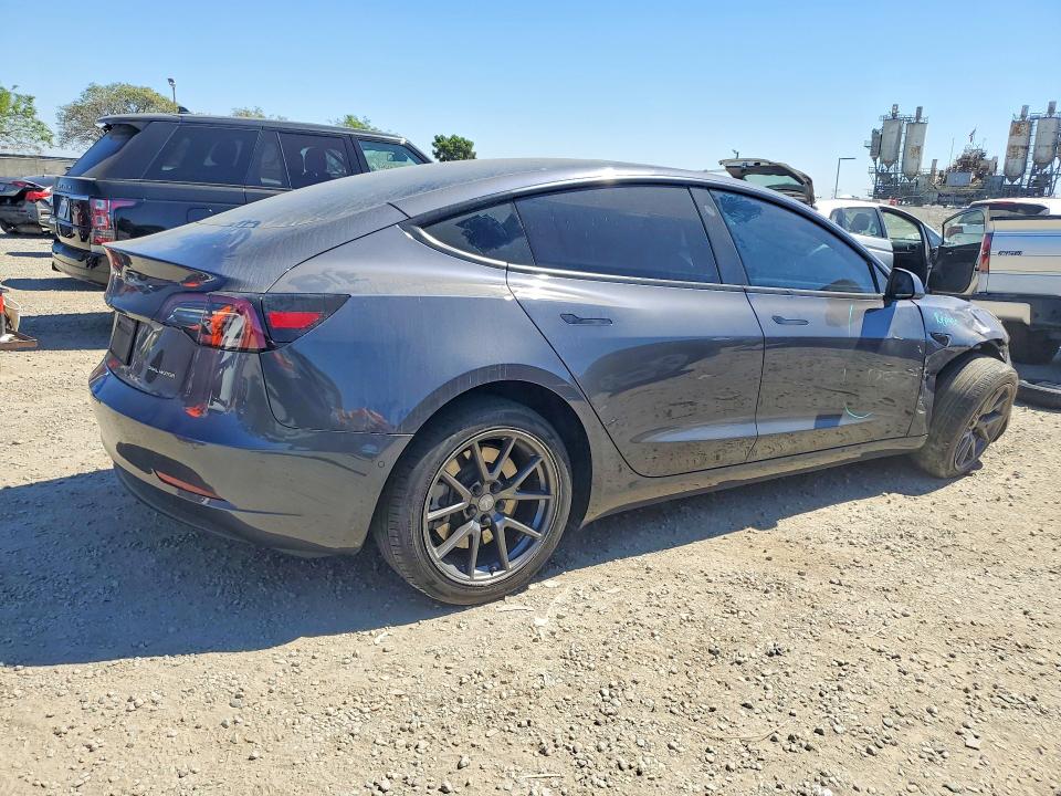 46325456 :رقم المزاد ، 5YJ3E1EB9MF019720 vin ، 2021 Tesla Model 3 مزاد بيع
