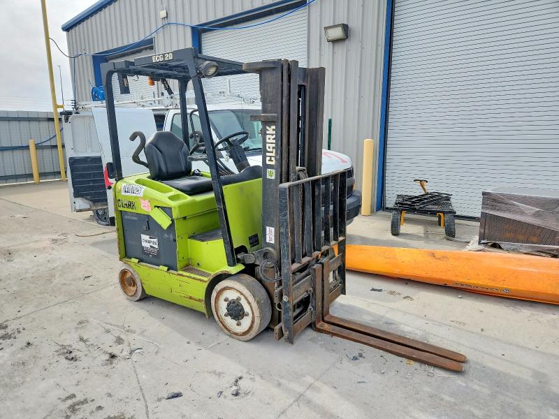 Продажа на аукционе авто 1999 Clark Forklift Forklift, vin: ECG35800696843F, номер лота: 53296636