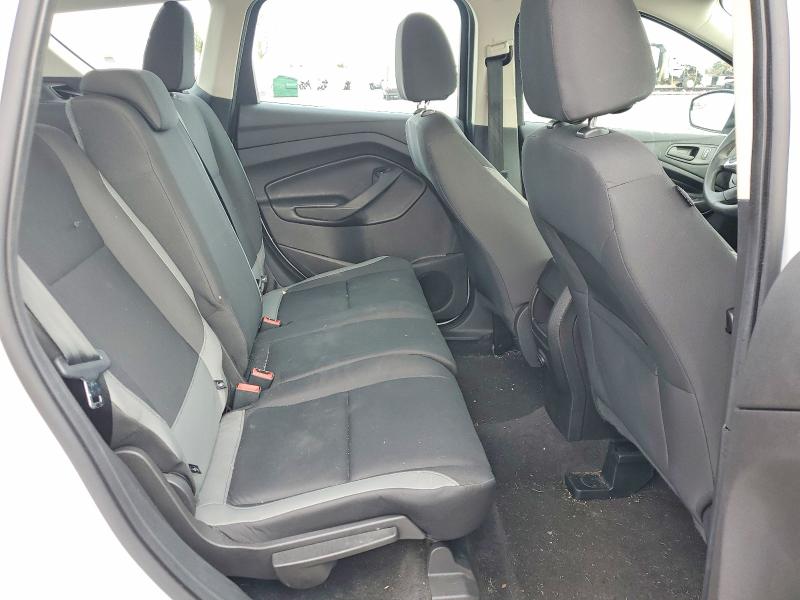48573396 :رقم المزاد ، 1FMCU0F76FUC65640 vin ، 2015 Ford Escape مزاد بيع