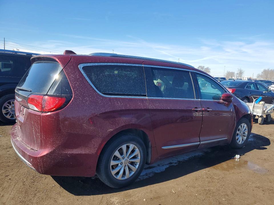 2018 Chrysler Pacifica მანქანა იყიდება აუქციონზე, vin: 2C4RC1BG3JR246367, აუქციონის ნომერი: 46441356