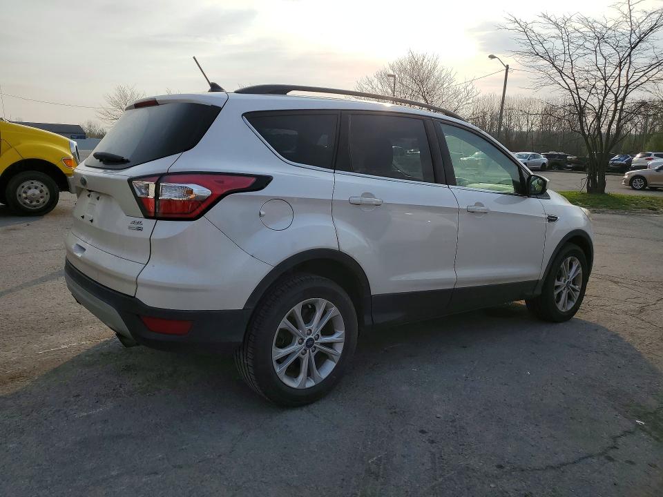 47779986 :رقم المزاد ، 1FMCU9HD4JUA51861 vin ، 2018 Ford Escape مزاد بيع