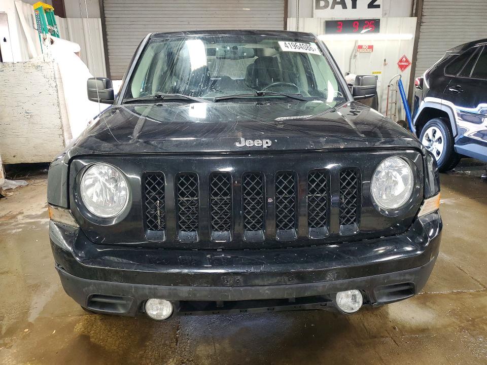 41964086 :رقم المزاد ، 1C4NJRFB0GD612654 vin ، 2016 Jeep Patriot مزاد بيع