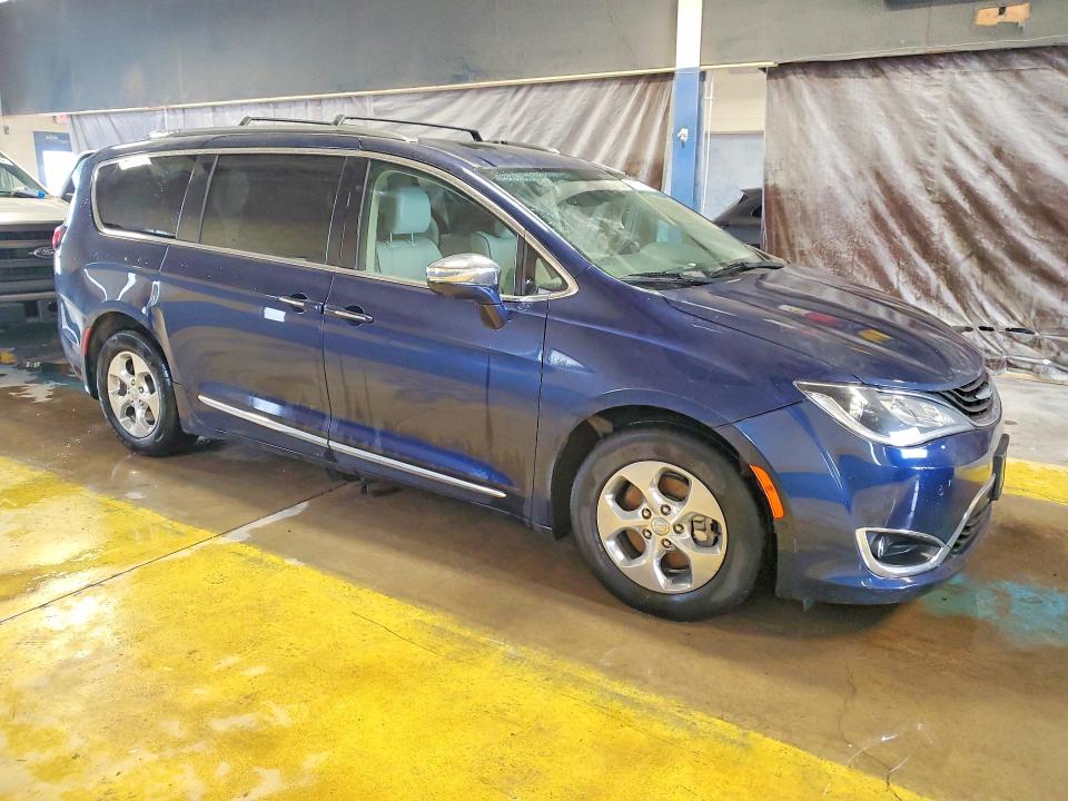 77240995 :رقم المزاد ، 2C4RC1N7XJR183733 vin ، 2018 Chrysler Pacifica مزاد بيع