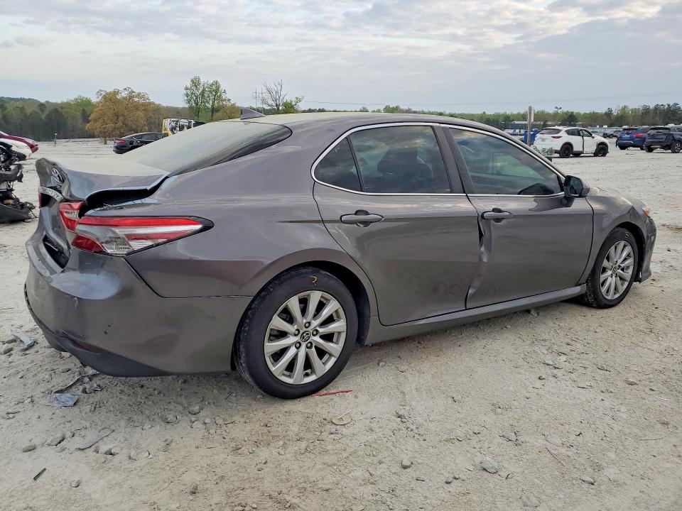 2020 Toyota Camry მანქანა იყიდება აუქციონზე, vin: 4T1C11AK9LU995063, აუქციონის ნომერი: 47750056